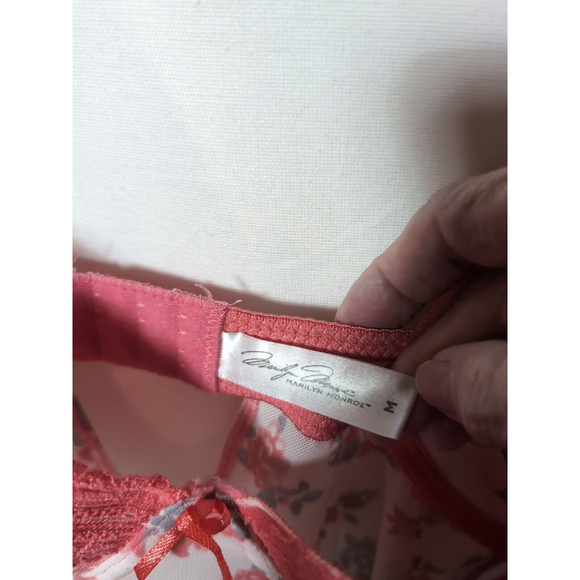 Marilyn Monroe Lingerie, Women's Size M, White and Pink - Picture 3 of 6